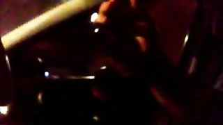 Faccio salire in auto una prostituta e me la scopo
