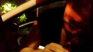 Faccio salire in auto una prostituta e me la scopo