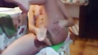 Casalinga milanese si masturba su Skype