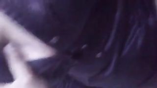 La mia collega mi fa sborrare nel vicoletto