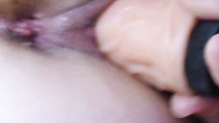 Mia moglie gode con il suo dildo