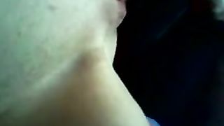 Ragazzo 18enne scopa in auto con l'amica della zia