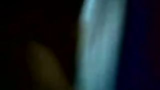 Ragazzo 18enne scopa in auto con l'amica della zia