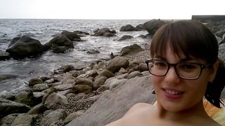 Pompino al mare dalla fidanzata NERD