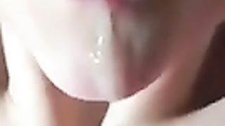 Le farcisco la bocca di sborra