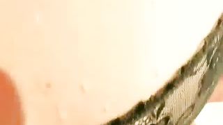 Mi scopo mia moglie in piscina