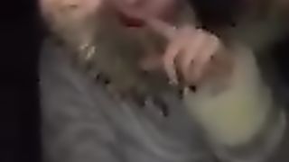 Troietta si offre al rapper Emis Killa