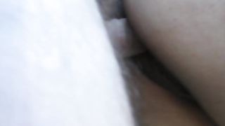 Le riempio la figa di sperma in auto