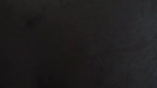 Le riempio la figa di sperma in auto