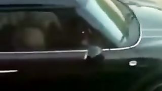 Anteprima del video: NUN CE POSSO CREDE gli sta a fa UN POMPINO !!!