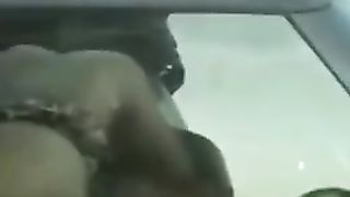 NUN CE POSSO CREDE gli sta a fa UN POMPINO !!!