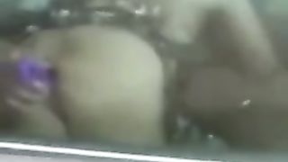 NUN CE POSSO CREDE gli sta a fa UN POMPINO !!!