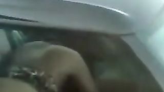 NUN CE POSSO CREDE gli sta a fa UN POMPINO !!!