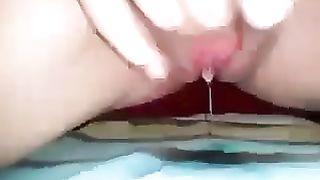 Amichetta squirta per me su WhatsApp