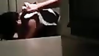 Beccati a scopare in un locale a Lecco