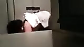 Beccati a scopare in un locale a Lecco