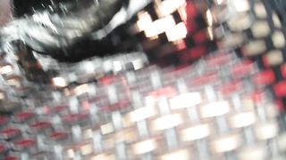 Prostituta mi fa una sega con sborrata sul fazzoletto