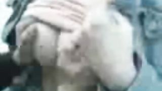 biondina si fa palpare le tette a scuola