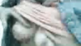 biondina si fa palpare le tette a scuola