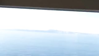 Si gode il panorama mentre la chiavo da dietro