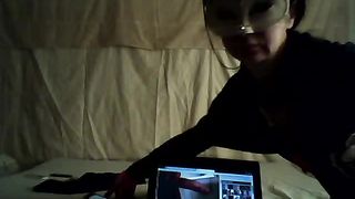 Il Porno Tributo di una camgirl al suo amico virtuale