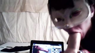 Anteprima del video: Il Porno Tributo di una camgirl al suo amico virtuale