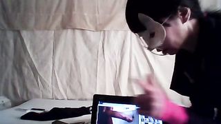 Il Porno Tributo di una camgirl al suo amico virtuale