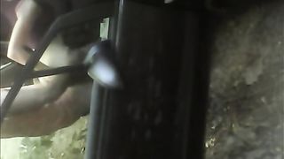 Prostituta e cliente filmati di nascosto dal guardone