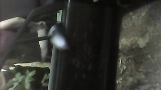 Prostituta e cliente filmati di nascosto dal guardone