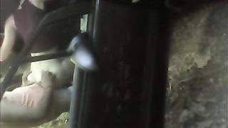 Prostituta e cliente filmati di nascosto dal guardone