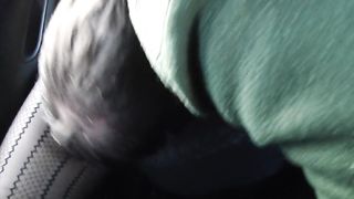 Mentre guido mia moglie si fa sgrillettare da un amico