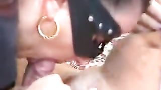 Anteprima del video: Spompino mio marito e lui mi viene in bocca