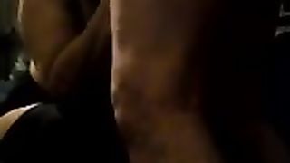 Il marito è al lavoro ed io me la scopo