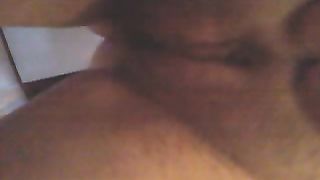 Alla mia amichetta piace giocare con le tette ;)