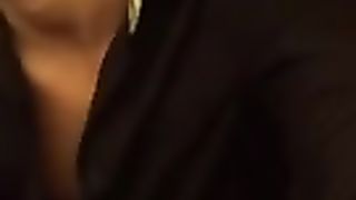 Me lo faccio succhiare nel bagno del bar