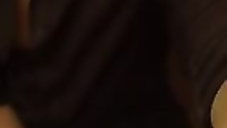 Me lo faccio succhiare nel bagno del bar