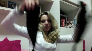 Mistress Uzi e i suoi gambaletti di pizzo