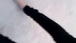 Miss Wagon e Miss Anyta mostrano i piedi al parco