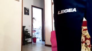 Mi faccio segare da mia moglie in collant