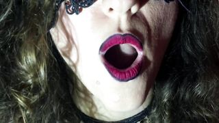 Anteprima del video: SEGATI mentre io ti parlo !!!