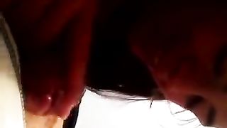 Mi pompa il cazzo mentre guardo la TV 2