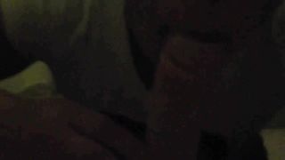 Rosaria mi sbocchina mentre nostro figlio dorme