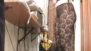 Metti la LINGUA SUL CAZZO e SUCCHIAMI LE PALLE !