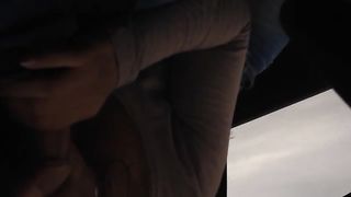 Ancora un pompino in macchina