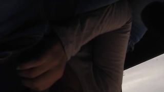 Ancora un pompino in macchina