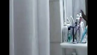 DAI SMETTILA DI FARE QUESTE COSE che mi vergogno !