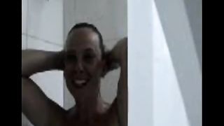 Anteprima del video: DAI SMETTILA DI FARE QUESTE COSE che mi vergogno !