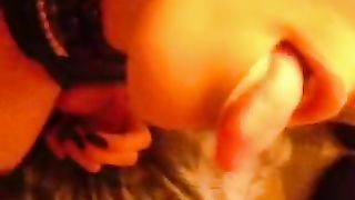 Sonia la puttana romana me lo succhia