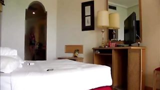 Fa la troia col dipendente del Resort