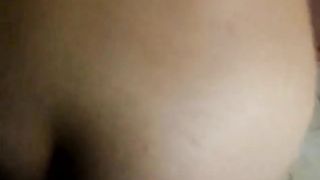 Sveltina in cucina con sborrata sul culo di mia moglie